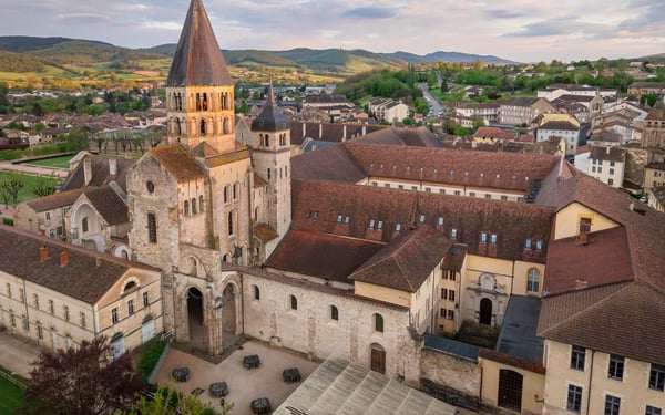 Vue aérienne de l'Abbaye de Cluny