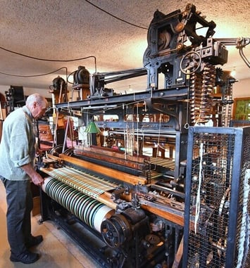 Démonstration au musée du tissage