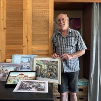 Exposition de tableaux 3D en cartons collés et vente sous forme de set de table
