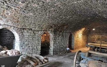 Visite des fours à plâtre de Berzé-la-Ville
