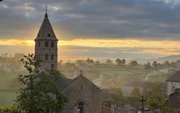 Marche de nuit en chantant et en écoutant des poésies sur le thème de la Nuit