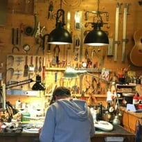 Démonstrations de lutherie et guitare