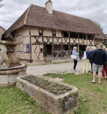 Une ferme bressane à pans de bois