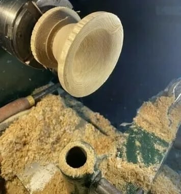 Démonstration de tournage sur bois à l'atelier des Bois de Falone