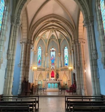 Visite de la chapelle de l'ancien pensionnat de Saint-Laurent-en-Brionnais
