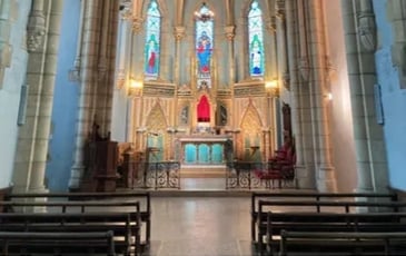 Visite de la chapelle de l'ancien pensionnat de Saint-Laurent-en-Brionnais