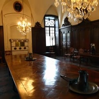 Visite libre du réfectoire de l'ancien hôpital, de la salle des étains rénovée et des maquettes de l'ancien hôpital sur l'ile Saint-Laurent