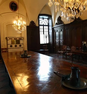 Visite libre du réfectoire de l'ancien hôpital, de la salle des étains rénovée et des maquettes de l'ancien hôpital sur l'ile Saint-Laurent