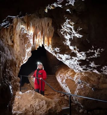Visite des grottes de Blanot