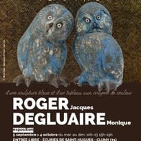 Beau comme la rencontre d’une sculpture bleue et d’un tableau aux crayons de couleur